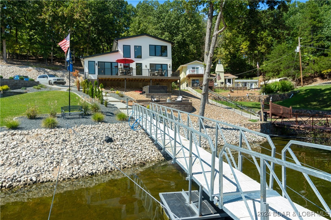 Lake Ozark, Missouri 65049, United States, 3 Bedrooms Bedrooms, ,3 BathroomsBathrooms,Residential,Contingent,44986