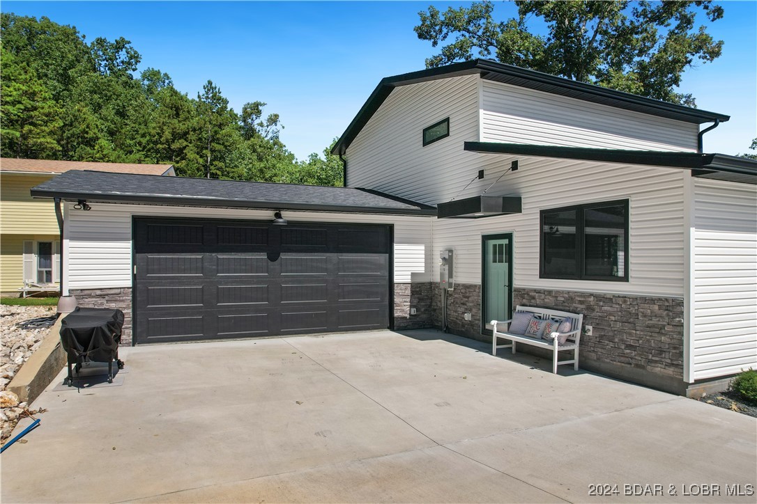 Lake Ozark, Missouri 65049, United States, 3 Bedrooms Bedrooms, ,3 BathroomsBathrooms,Residential,Contingent,44986