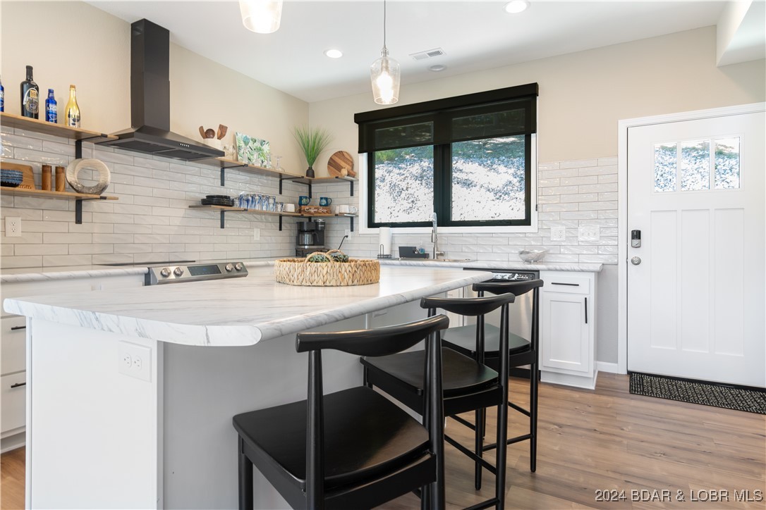 Lake Ozark, Missouri 65049, United States, 3 Bedrooms Bedrooms, ,3 BathroomsBathrooms,Residential,Contingent,44986