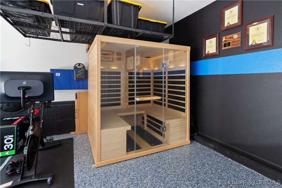 Lake Ozark, Missouri 65049, United States, 3 Bedrooms Bedrooms, ,3 BathroomsBathrooms,Residential,Contingent,44986