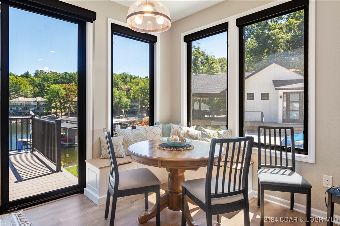 Lake Ozark, Missouri 65049, United States, 3 Bedrooms Bedrooms, ,3 BathroomsBathrooms,Residential,Contingent,44986