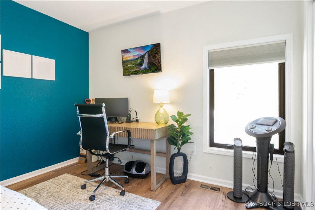 Lake Ozark, Missouri 65049, United States, 3 Bedrooms Bedrooms, ,3 BathroomsBathrooms,Residential,Contingent,44986