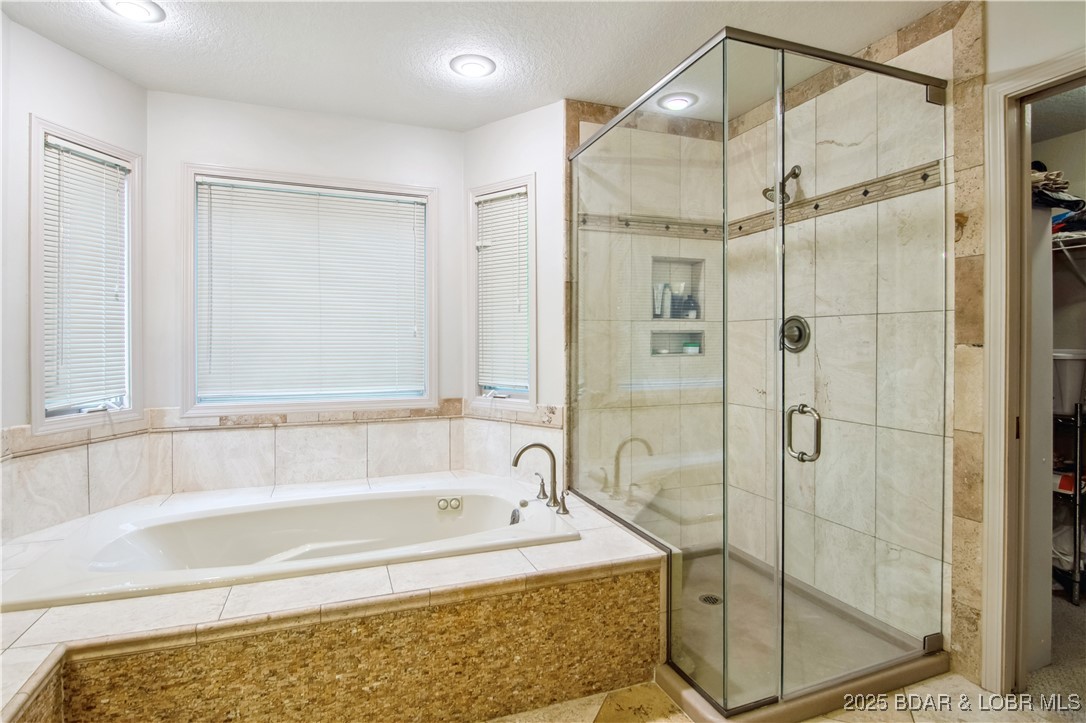 Four Seasons, Missouri 65049, United States, 4 Bedrooms Bedrooms, ,4 BathroomsBathrooms,Residential,Active,120562