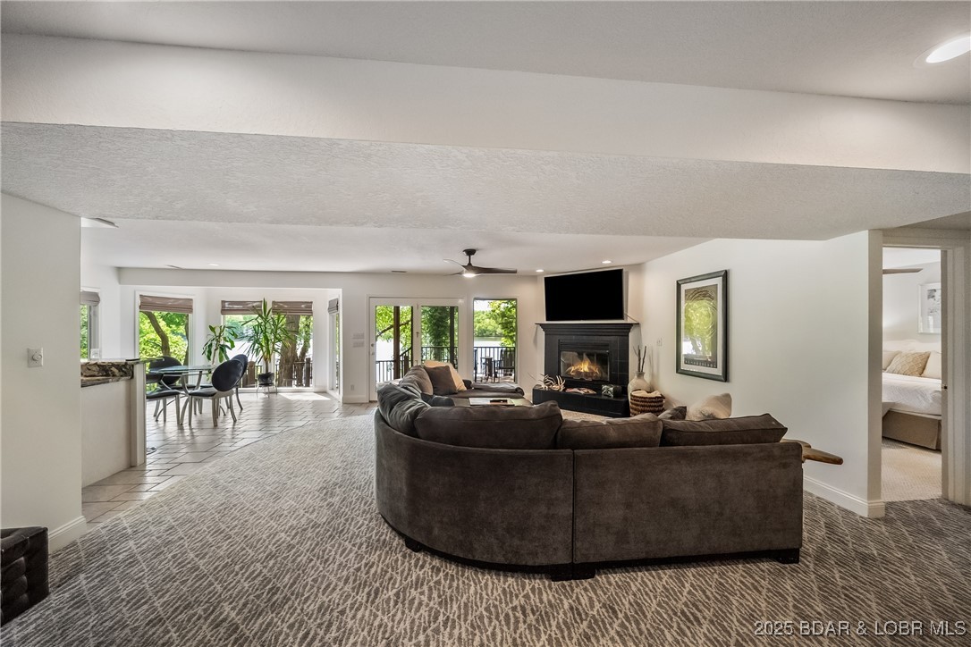 Four Seasons, Missouri 65049, United States, 4 Bedrooms Bedrooms, ,4 BathroomsBathrooms,Residential,Active,120562