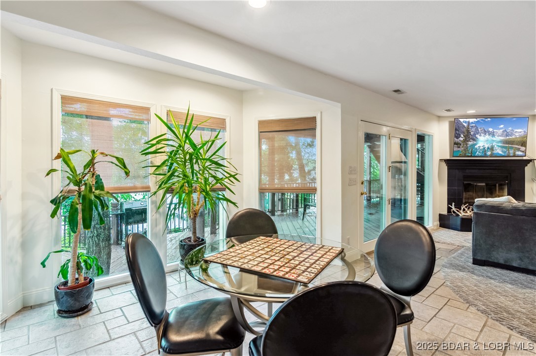 Four Seasons, Missouri 65049, United States, 4 Bedrooms Bedrooms, ,4 BathroomsBathrooms,Residential,Active,120562