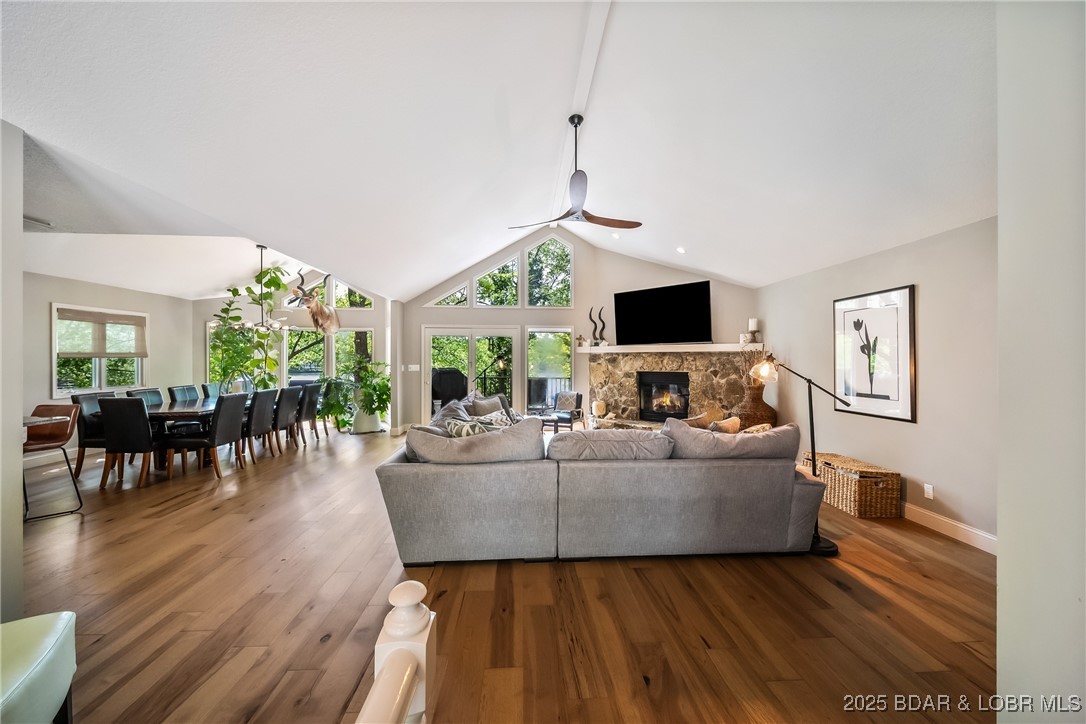 Four Seasons, Missouri 65049, United States, 4 Bedrooms Bedrooms, ,4 BathroomsBathrooms,Residential,Active,120562