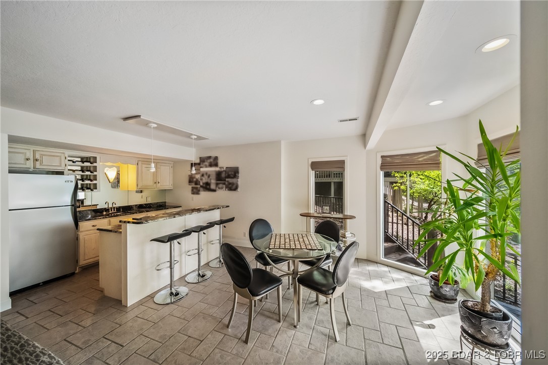 Four Seasons, Missouri 65049, United States, 4 Bedrooms Bedrooms, ,4 BathroomsBathrooms,Residential,Active,120562