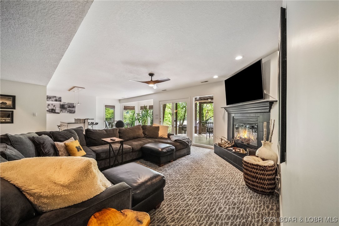 Four Seasons, Missouri 65049, United States, 4 Bedrooms Bedrooms, ,4 BathroomsBathrooms,Residential,Active,120562