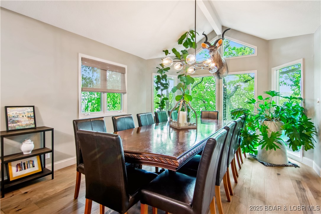 Four Seasons, Missouri 65049, United States, 4 Bedrooms Bedrooms, ,4 BathroomsBathrooms,Residential,Active,120562