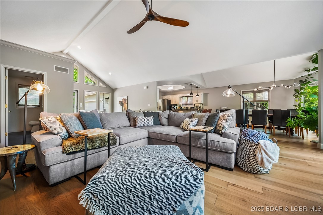 Four Seasons, Missouri 65049, United States, 4 Bedrooms Bedrooms, ,4 BathroomsBathrooms,Residential,Active,120562