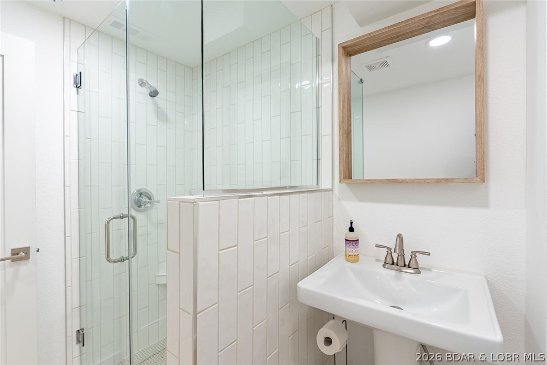 R.T. Mudds Whileaway Point - Residential