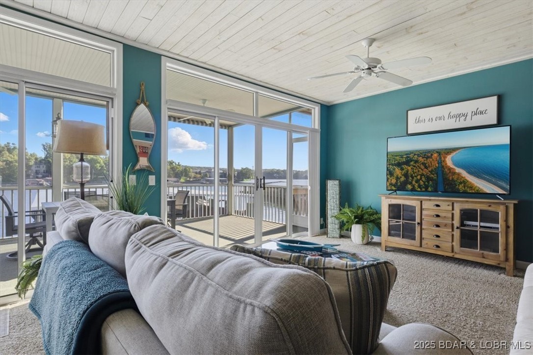 The Evergreens On The Lake - Residential