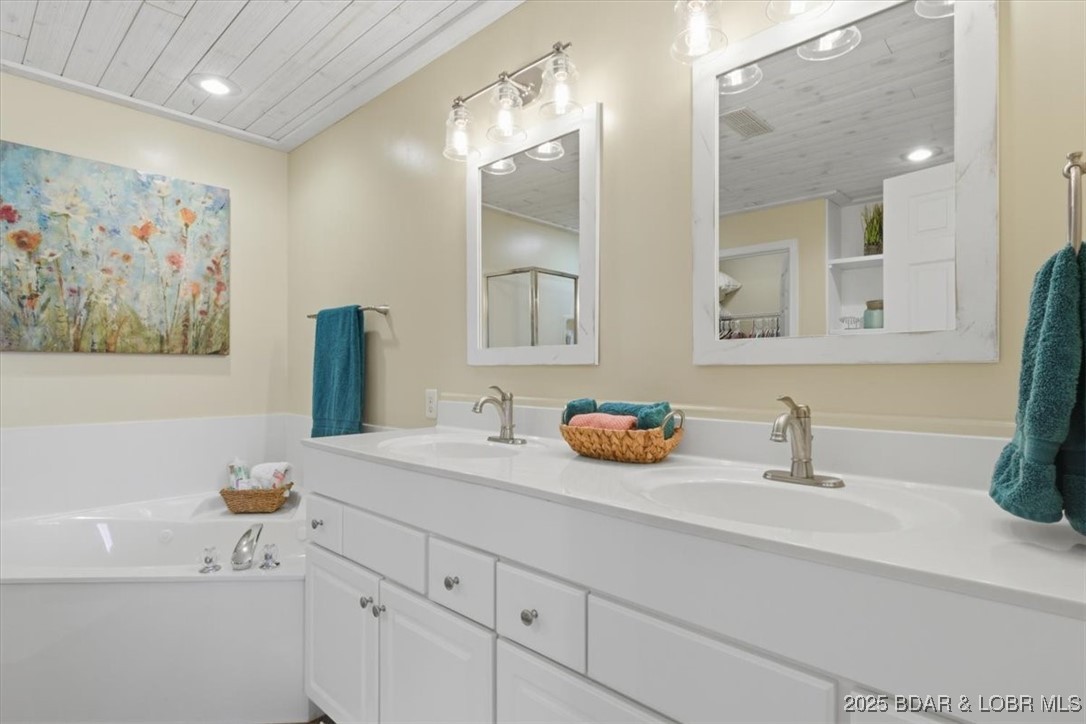 The Evergreens On The Lake - Residential