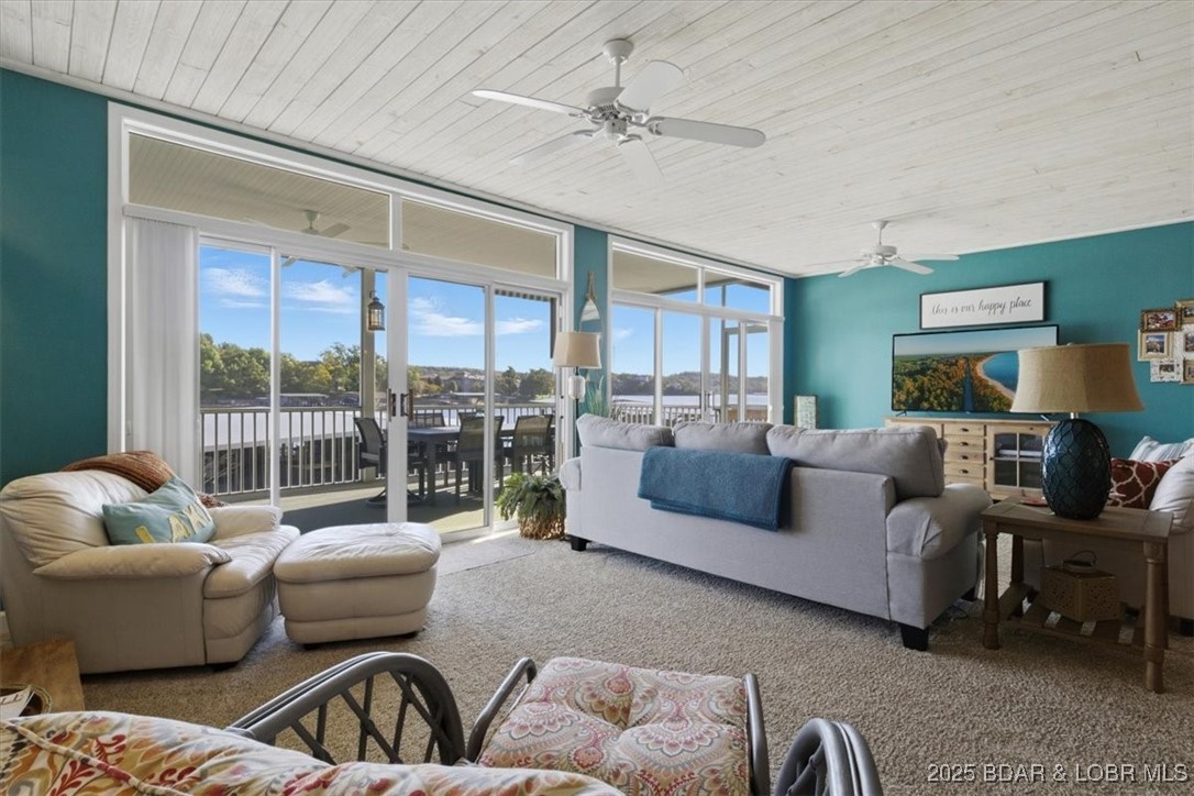 The Evergreens On The Lake - Residential