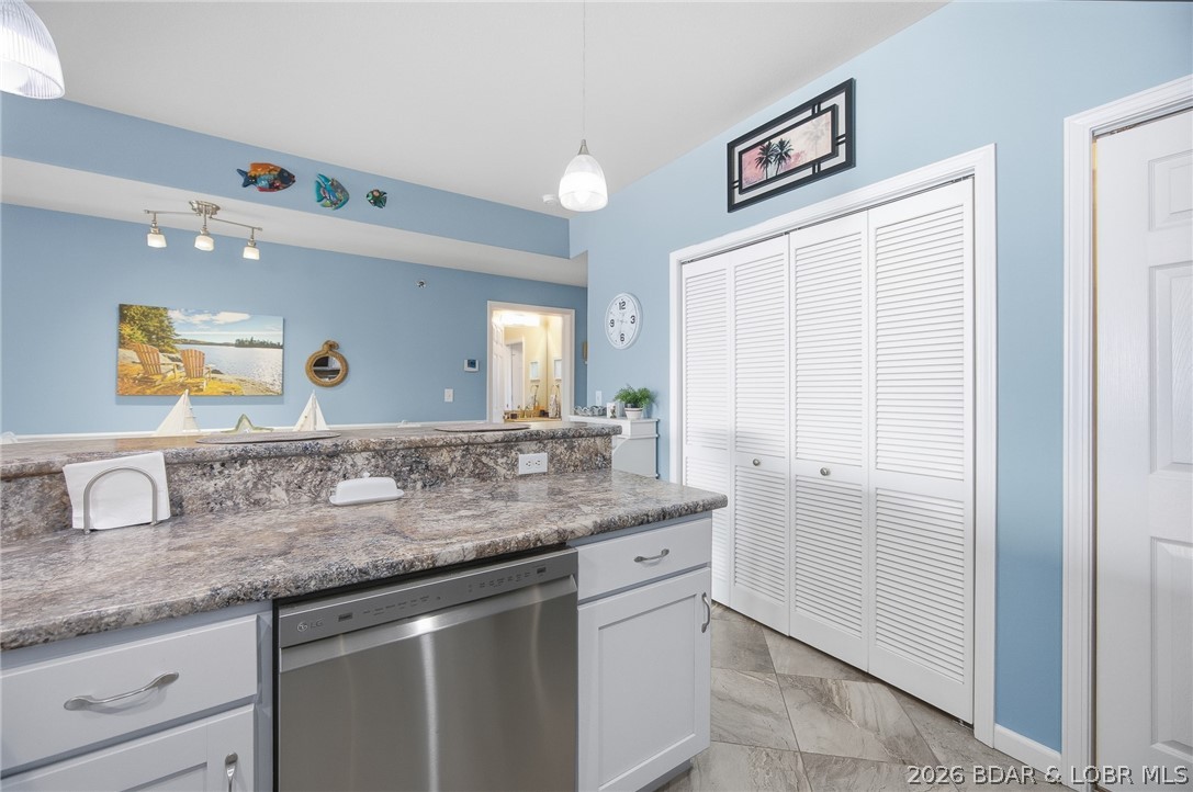 Windgate On The Lake Condo - Residential