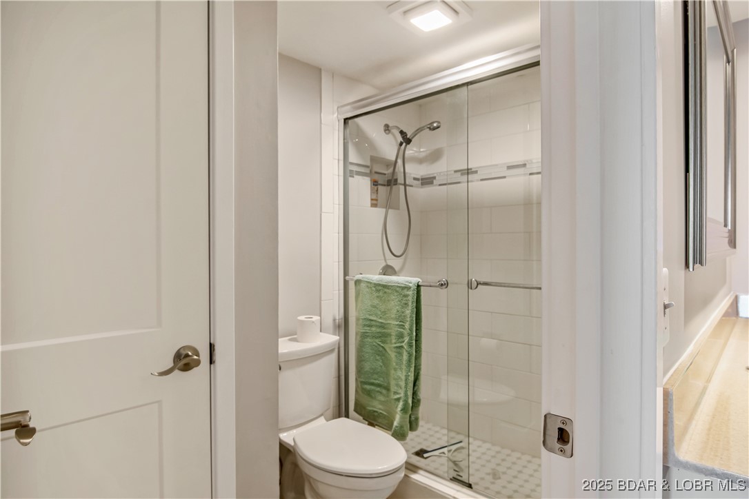 Lake Ozark, Missouri 65049, United States, 3 Bedrooms Bedrooms, ,3 BathroomsBathrooms,Residential,Active,137128