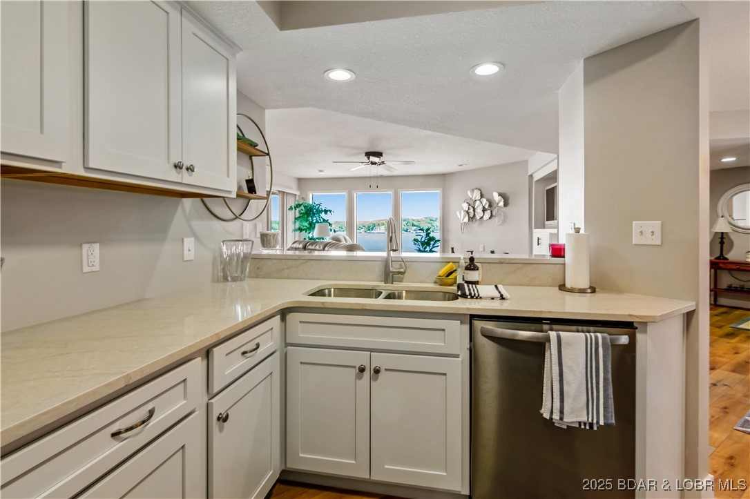 Lake Ozark, Missouri 65049, United States, 3 Bedrooms Bedrooms, ,3 BathroomsBathrooms,Residential,Active,137128