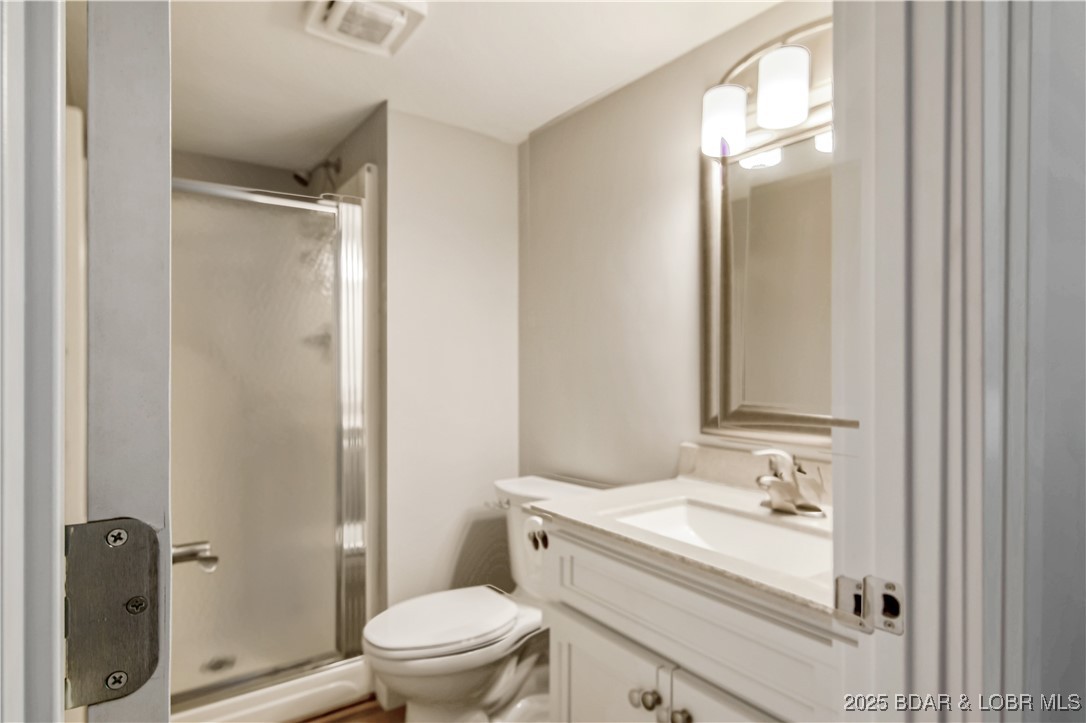 Lake Ozark, Missouri 65049, United States, 3 Bedrooms Bedrooms, ,3 BathroomsBathrooms,Residential,Active,137128