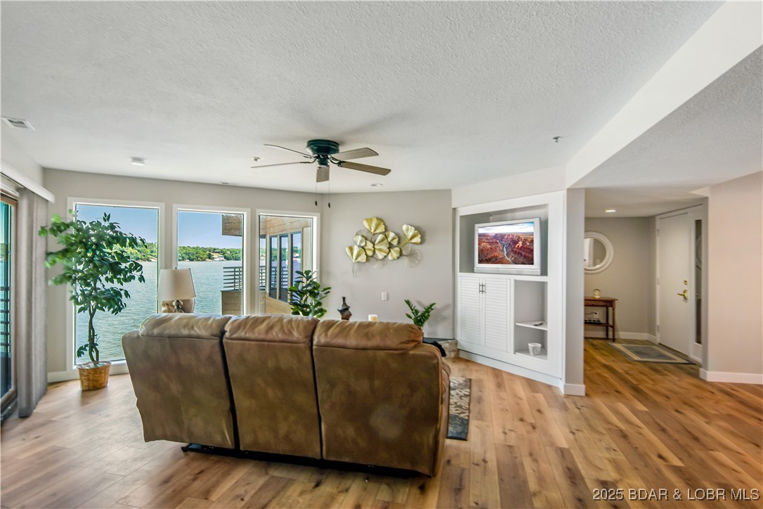 Lake Ozark, Missouri 65049, United States, 3 Bedrooms Bedrooms, ,3 BathroomsBathrooms,Residential,Active,137128