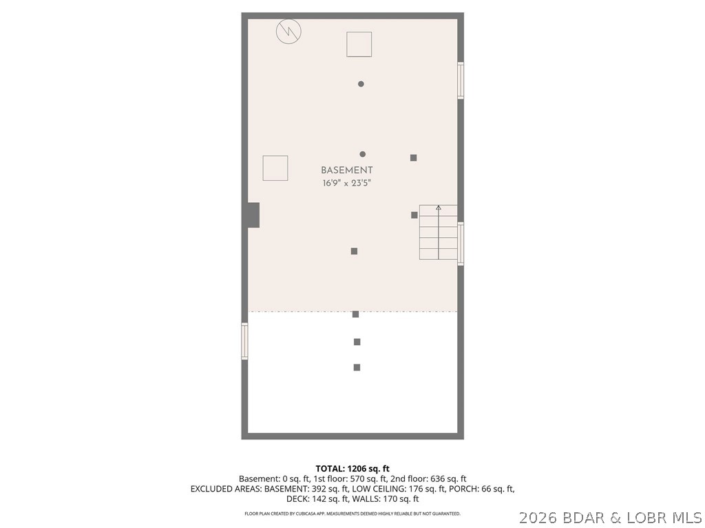 Main image without alt text