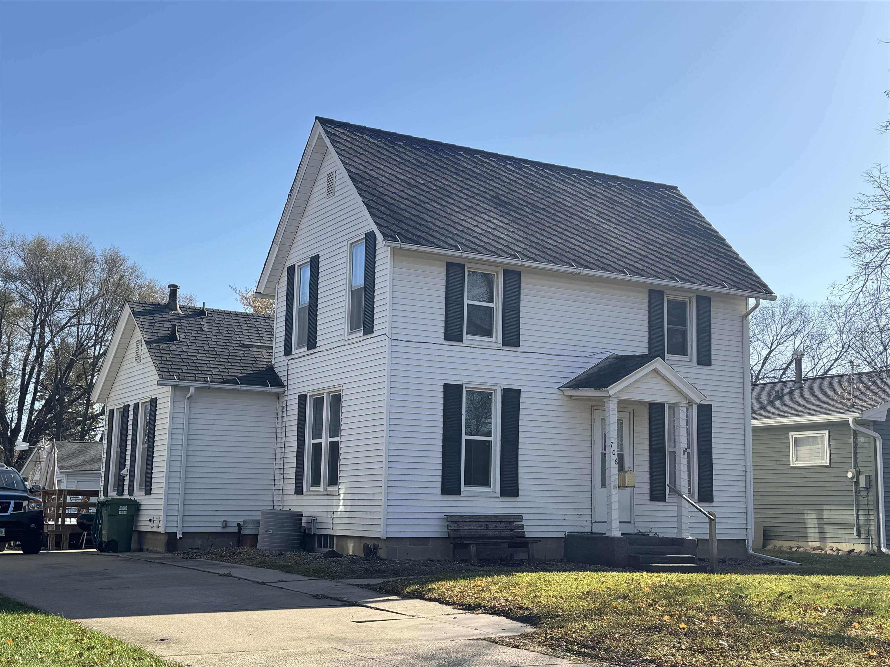 Photo 1 of 23 — 706 Allison, Charles City, IA 50616