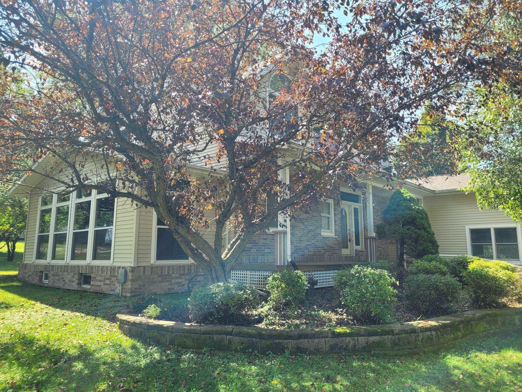 1108 3rd St. NE - Photo 3
