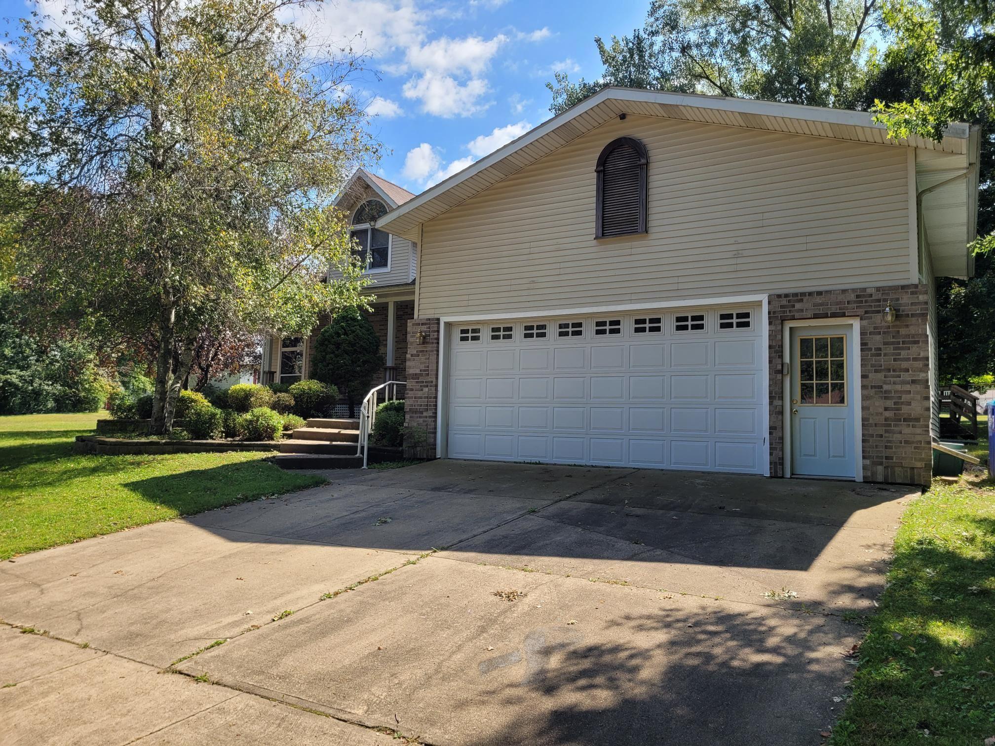 1108 3rd St. NE - Photo 4