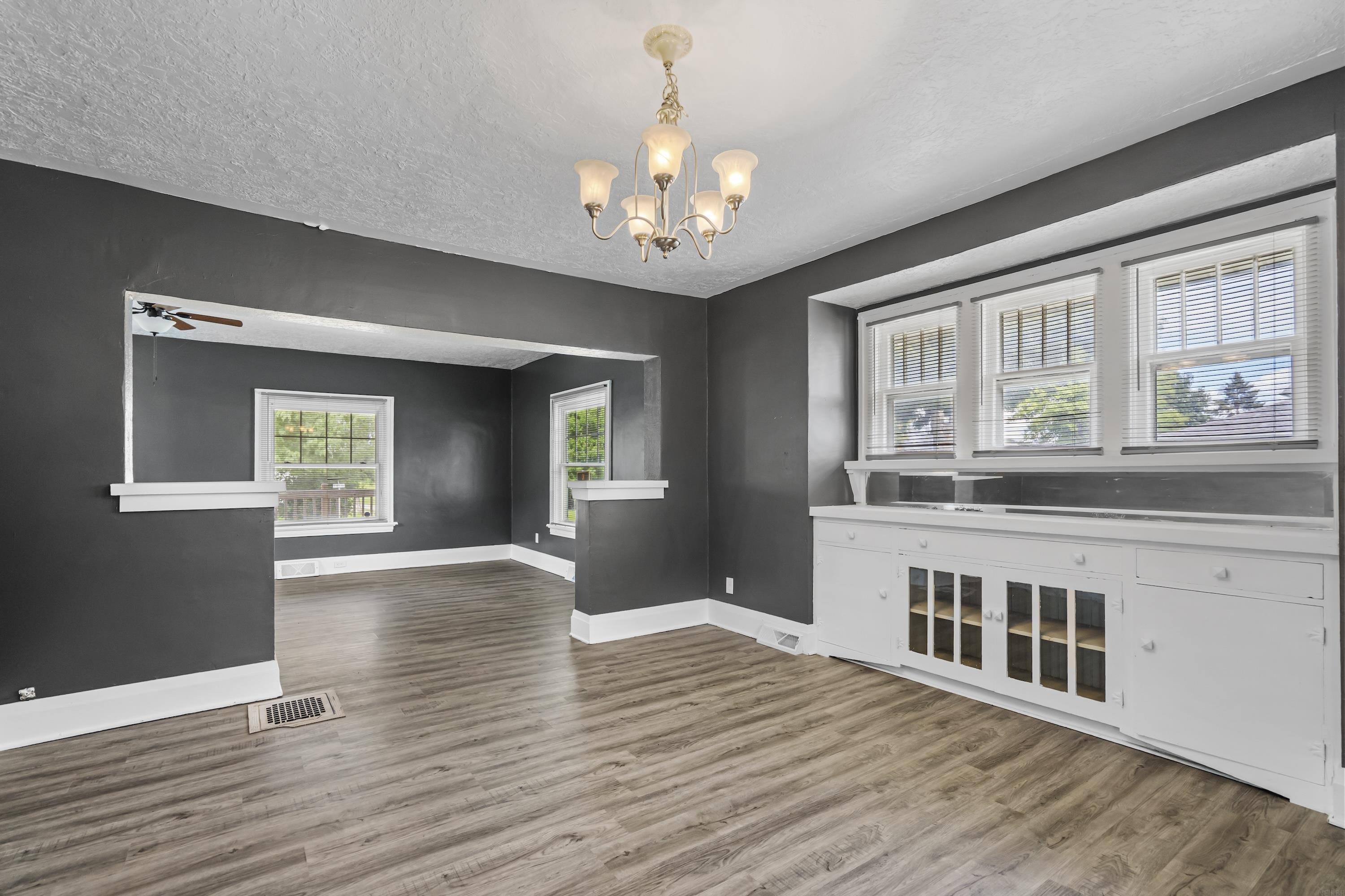 Vinton, Iowa 52349, United States, 2 Bedrooms Bedrooms, ,1 BathroomBathrooms,Residential,Active,197125