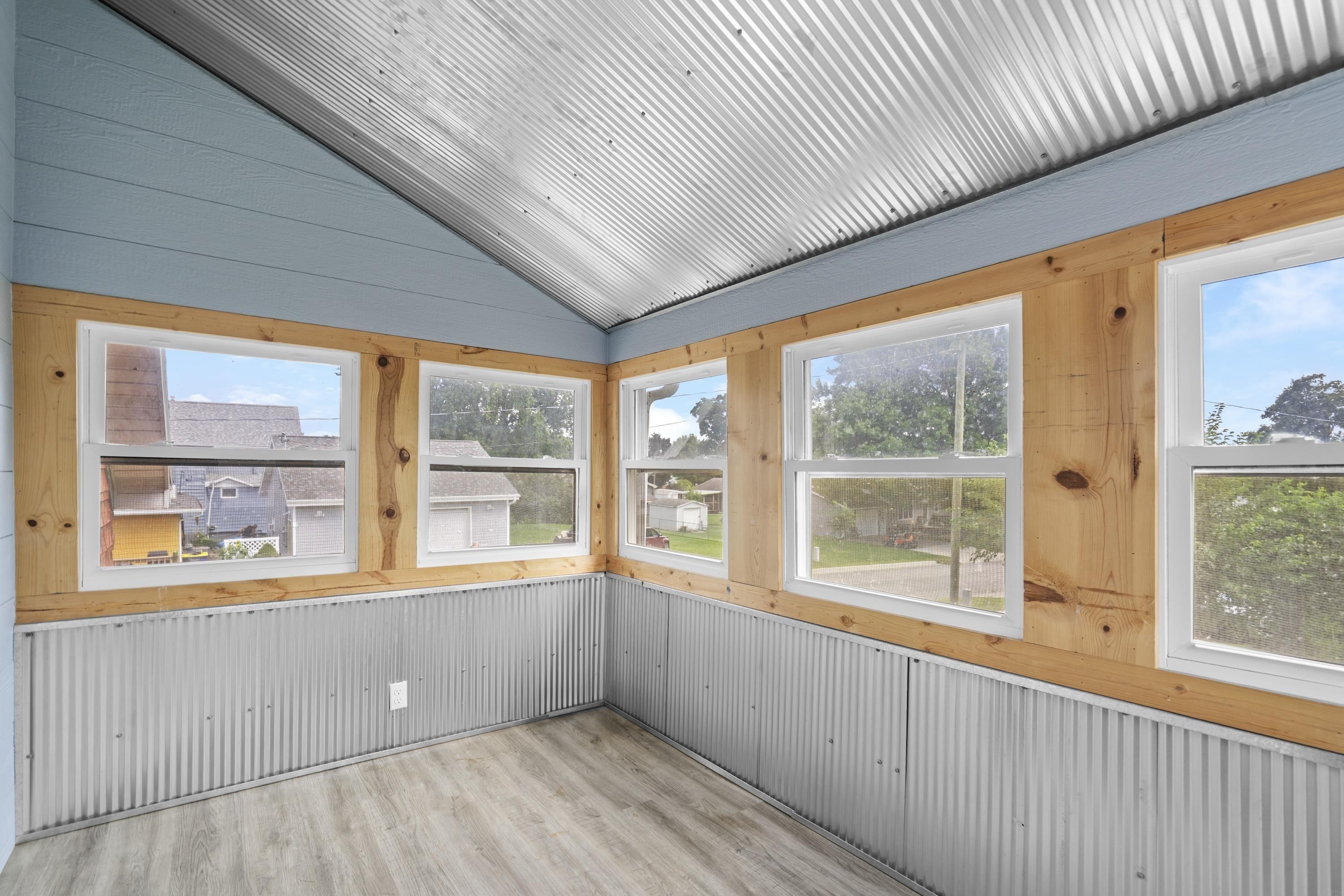 Vinton, Iowa 52349, United States, 2 Bedrooms Bedrooms, ,1 BathroomBathrooms,Residential,Active,197125