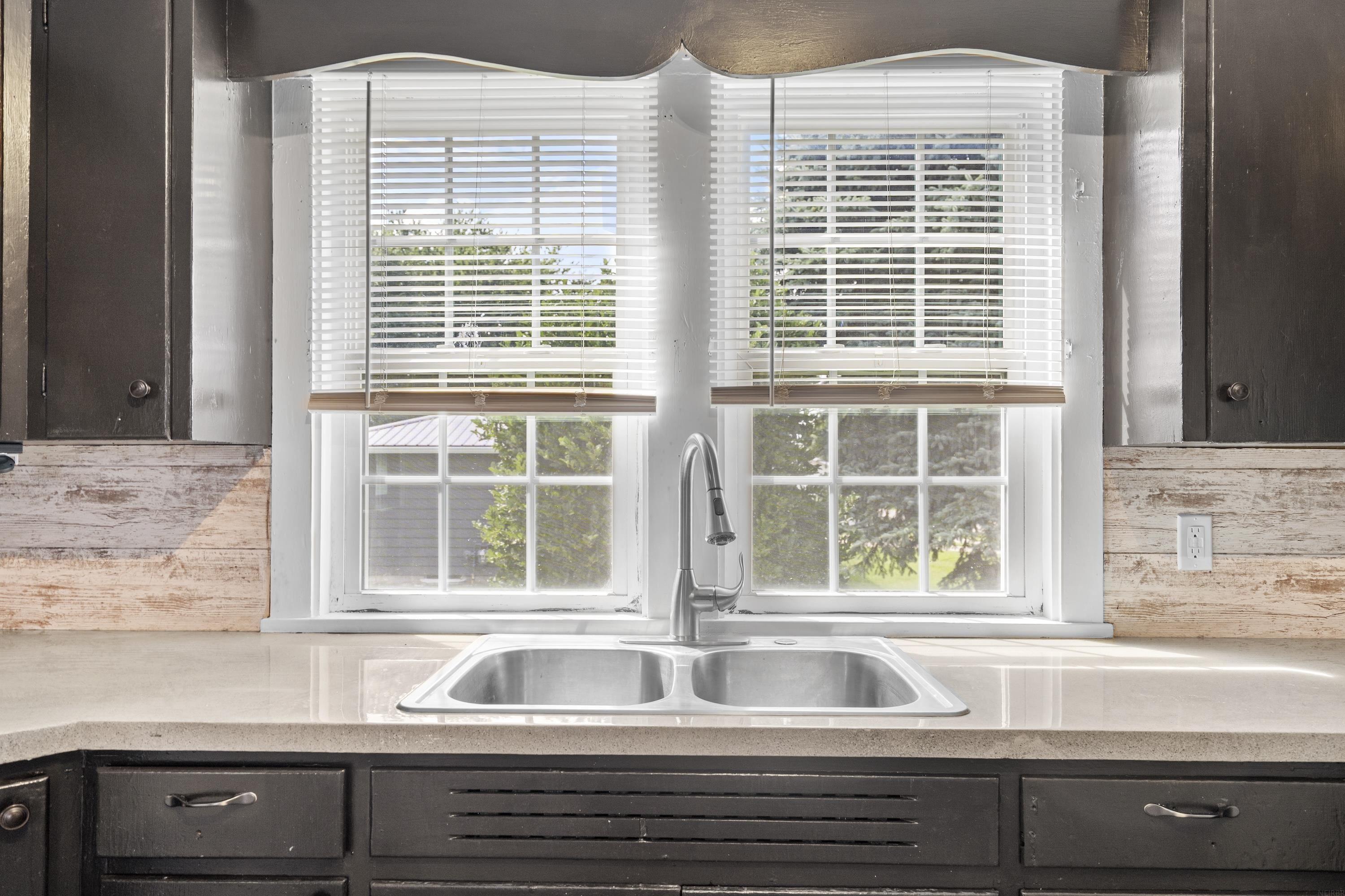 Vinton, Iowa 52349, United States, 2 Bedrooms Bedrooms, ,1 BathroomBathrooms,Residential,Active,197125