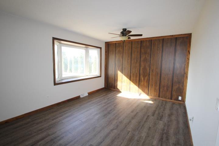 Laporte City, Iowa 50651, United States, 3 Bedrooms Bedrooms, ,2 BathroomsBathrooms,Residential,Pending,86015