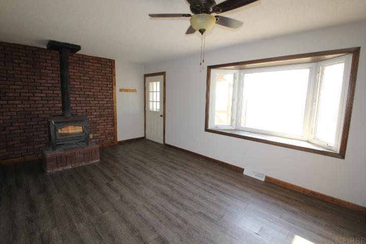 Laporte City, Iowa 50651, United States, 3 Bedrooms Bedrooms, ,2 BathroomsBathrooms,Residential,Pending,86015