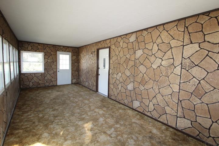 Laporte City, Iowa 50651, United States, 3 Bedrooms Bedrooms, ,2 BathroomsBathrooms,Residential,Pending,86015