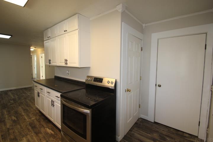 Laporte City, Iowa 50651, United States, 3 Bedrooms Bedrooms, ,2 BathroomsBathrooms,Residential,Pending,86015