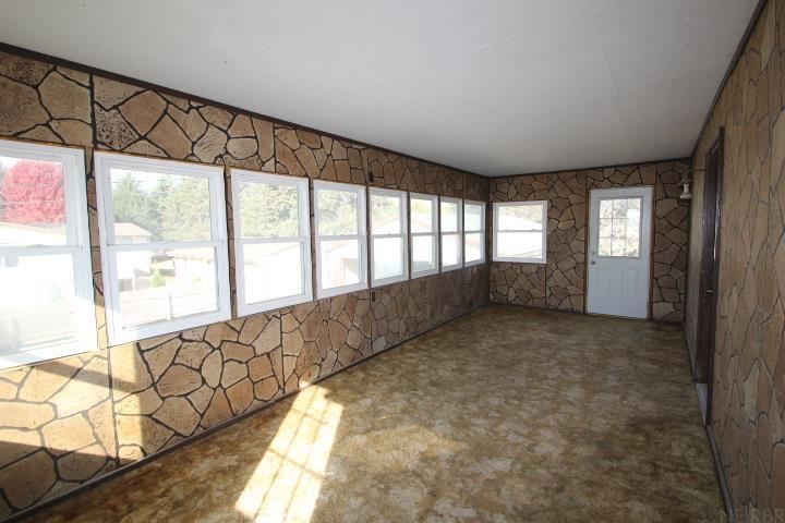 Laporte City, Iowa 50651, United States, 3 Bedrooms Bedrooms, ,2 BathroomsBathrooms,Residential,Pending,86015