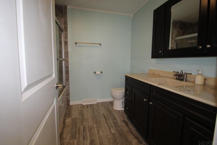 Laporte City, Iowa 50651, United States, 3 Bedrooms Bedrooms, ,2 BathroomsBathrooms,Residential,Pending,86015