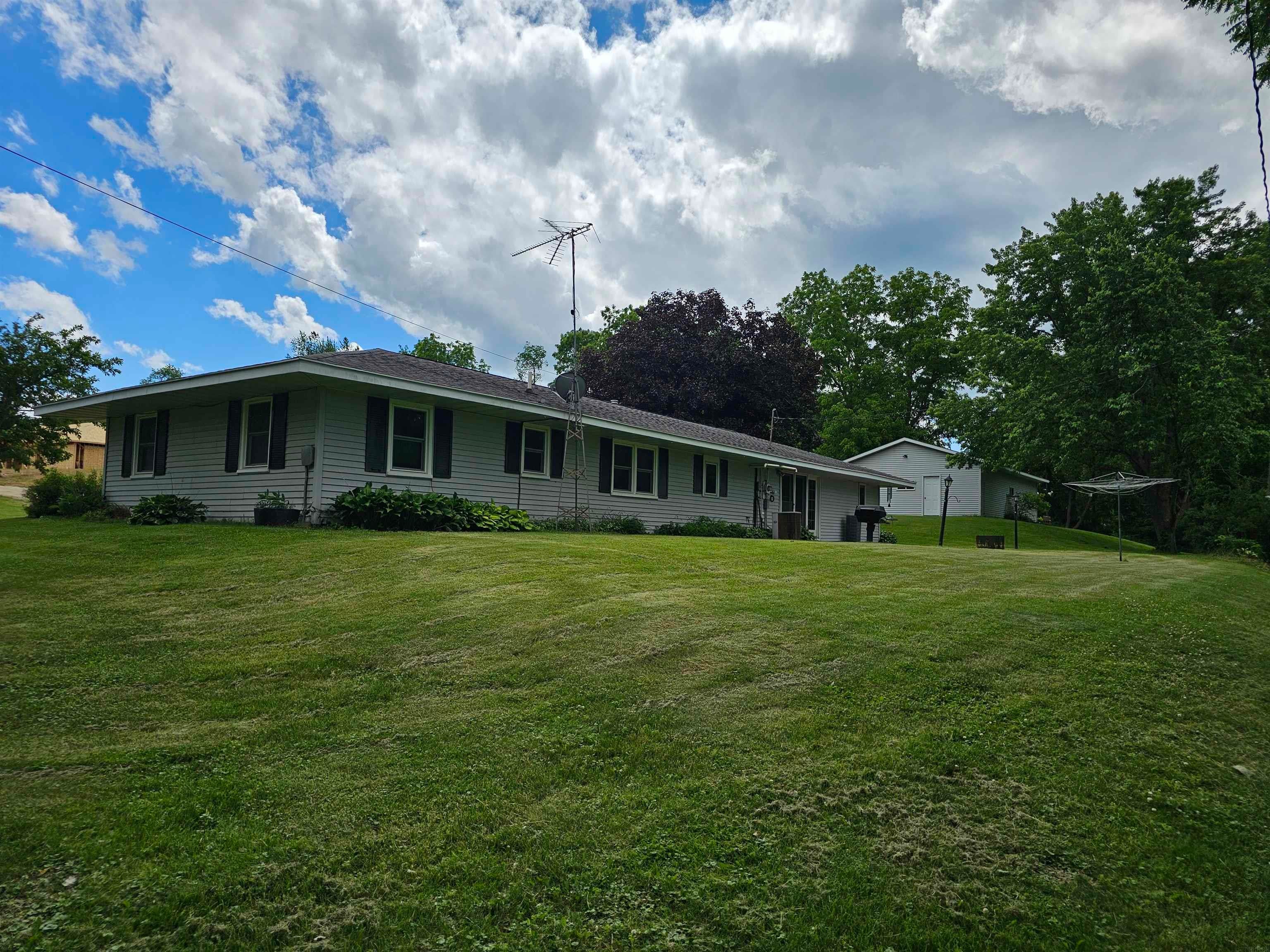 10684 E. Main St - Photo 4