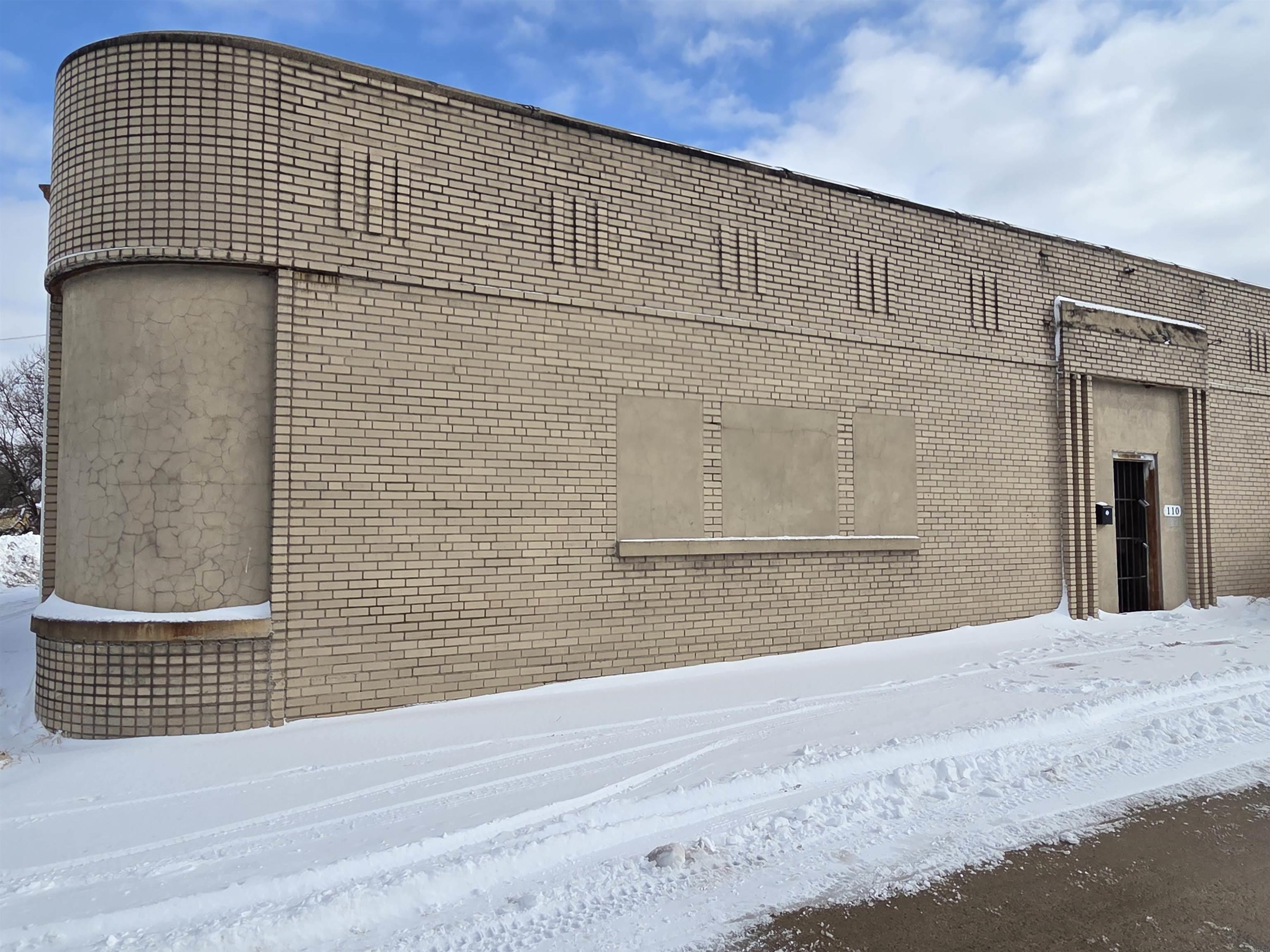 Photo 1 of 2 — 110 Vinton Street, Waterloo, IA 50703