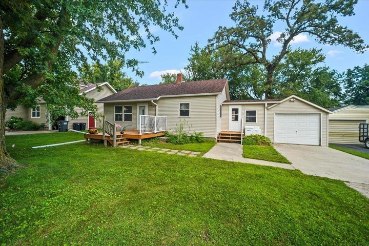 Photo 1 of 17 — 626 17th Avenue, Eldora, IA 50627