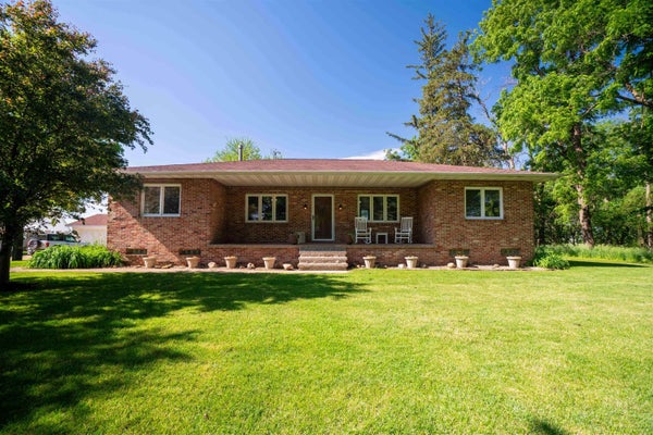 1229 W MOUNT VERNON RD, WATERLOO, IA 50703 - Image 0feea7d4d7c82b05c2d4adc4f6d28124/1652721007