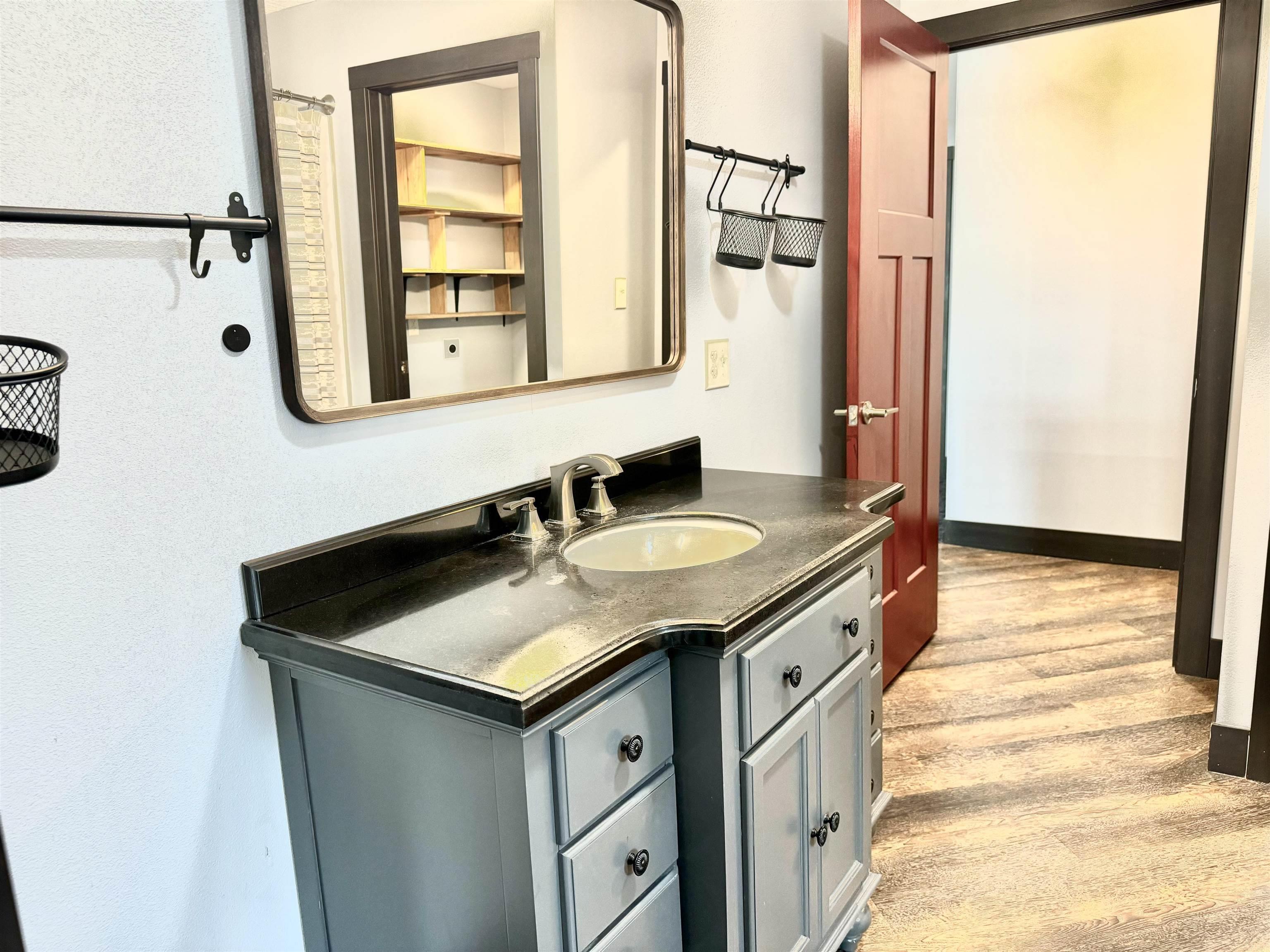 Laporte City, Iowa 50651, United States, 5 Bedrooms Bedrooms, ,2 BathroomsBathrooms,Residential,Pending,54328