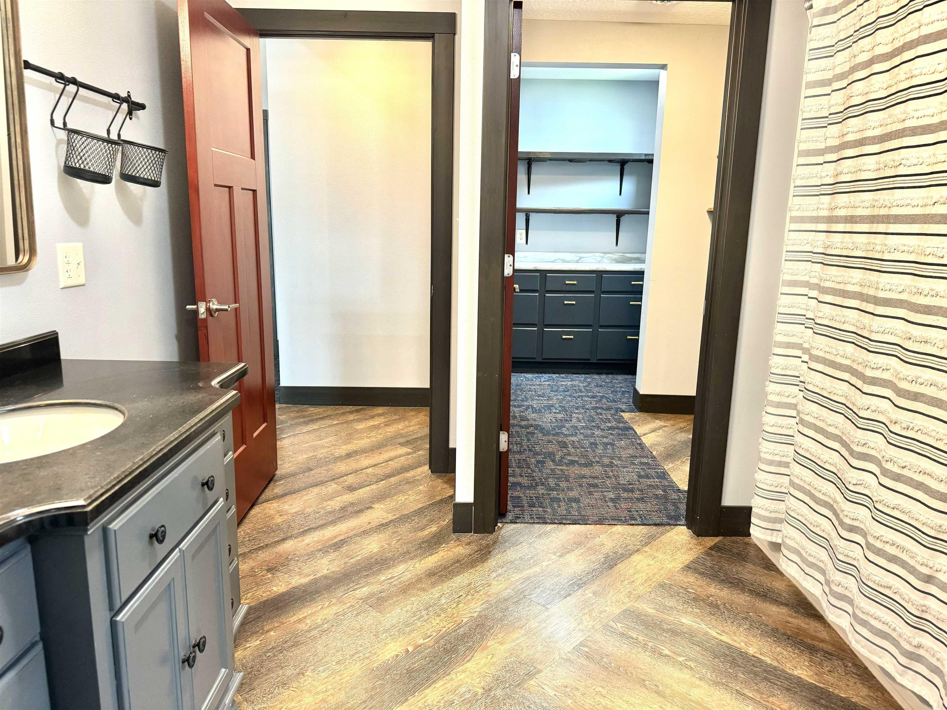 Laporte City, Iowa 50651, United States, 5 Bedrooms Bedrooms, ,2 BathroomsBathrooms,Residential,Pending,54328