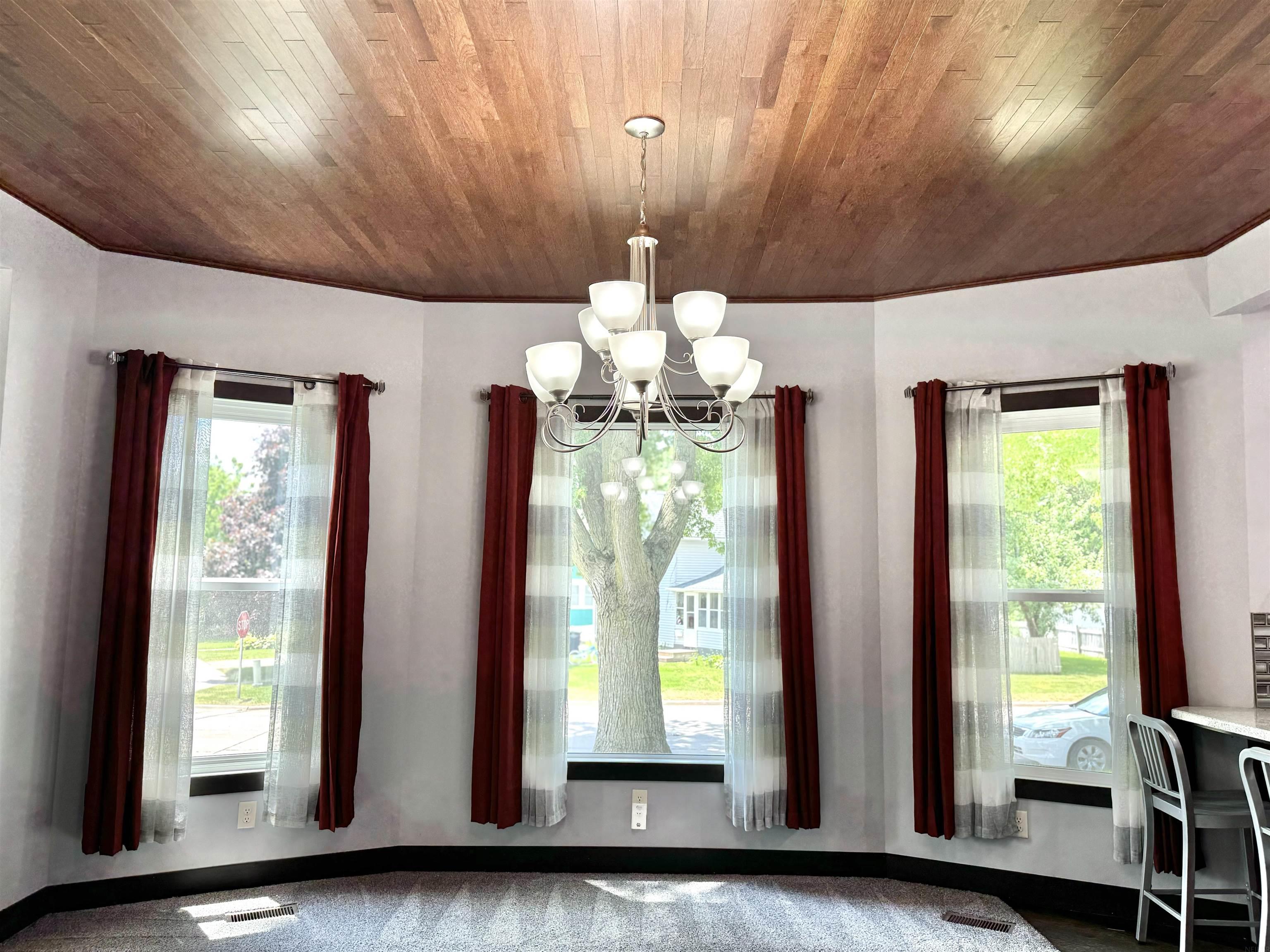 Laporte City, Iowa 50651, United States, 5 Bedrooms Bedrooms, ,2 BathroomsBathrooms,Residential,Pending,54328