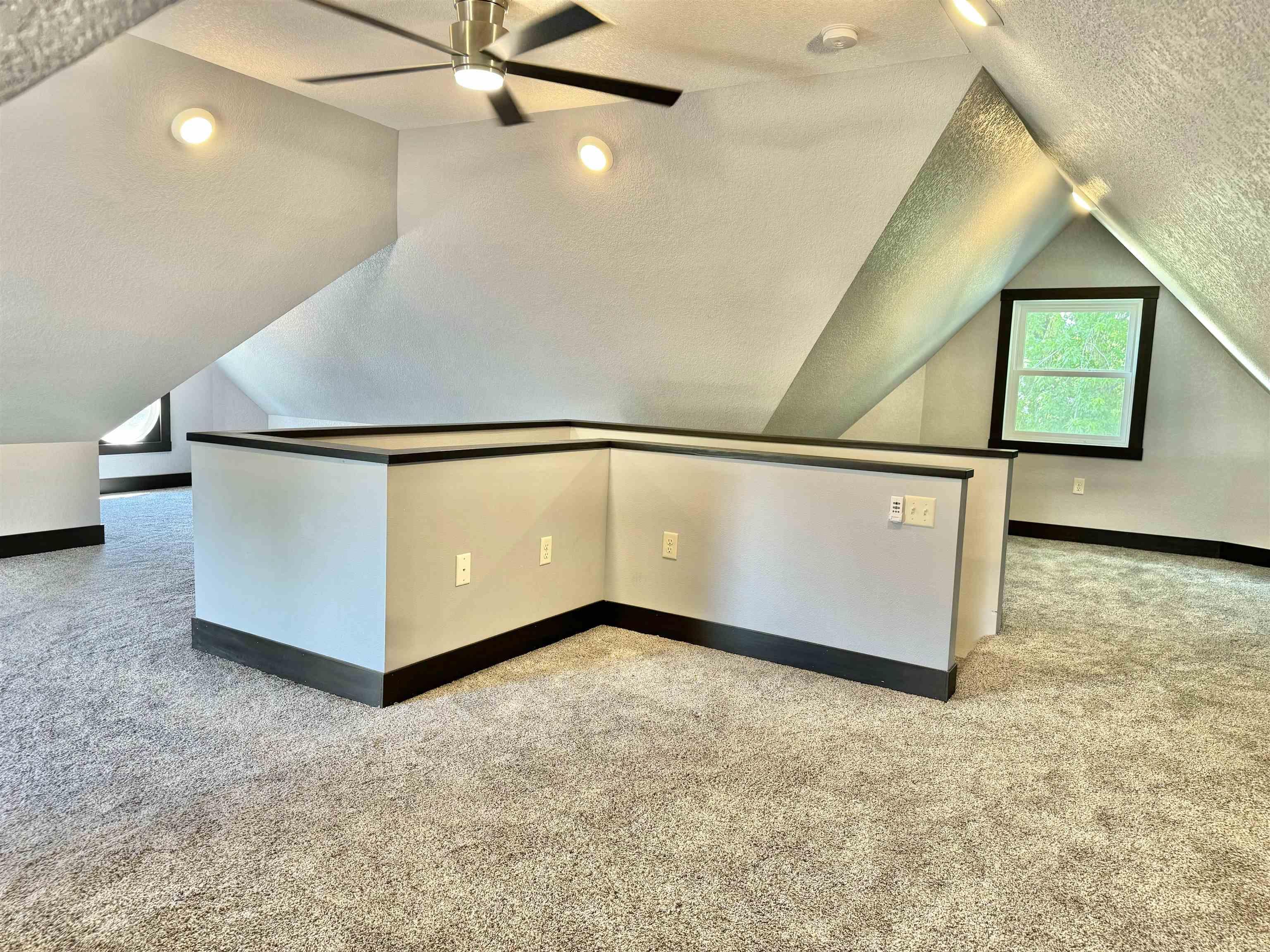 Laporte City, Iowa 50651, United States, 5 Bedrooms Bedrooms, ,2 BathroomsBathrooms,Residential,Pending,54328