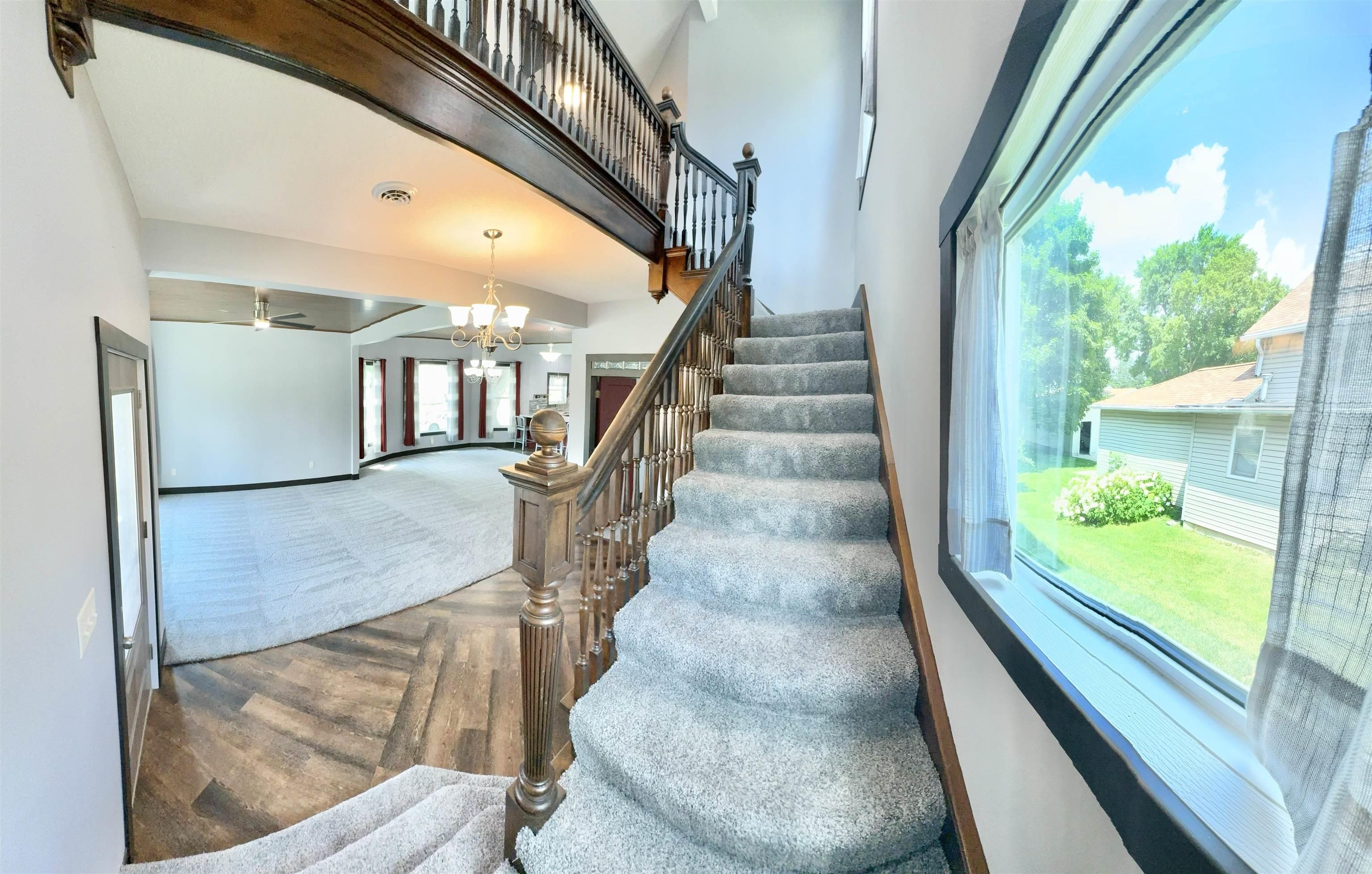 Laporte City, Iowa 50651, United States, 5 Bedrooms Bedrooms, ,2 BathroomsBathrooms,Residential,Pending,54328