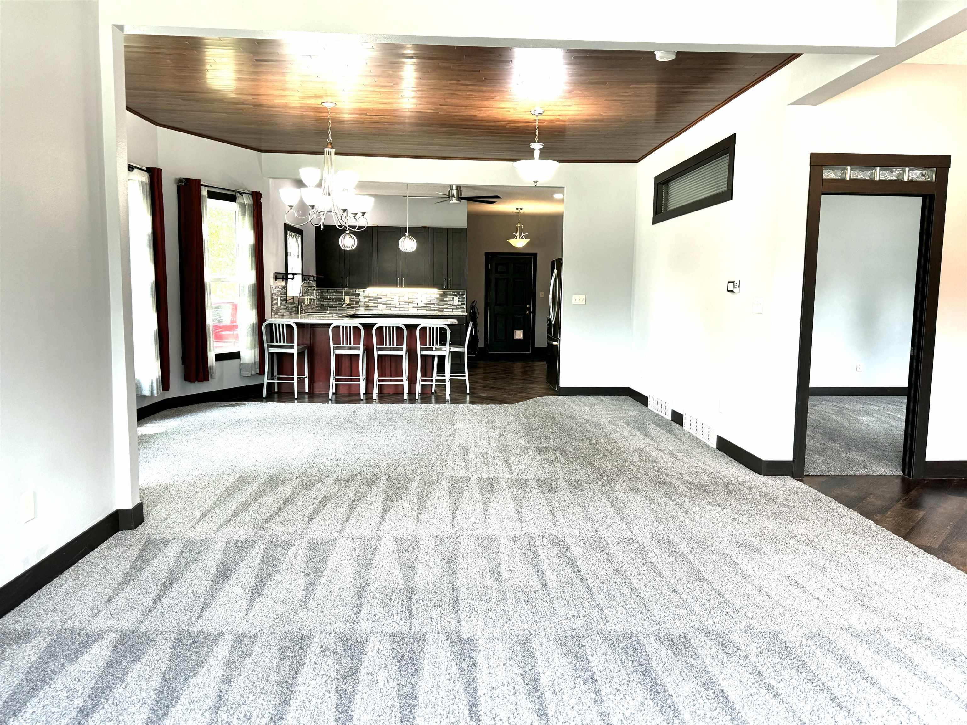 Laporte City, Iowa 50651, United States, 5 Bedrooms Bedrooms, ,2 BathroomsBathrooms,Residential,Pending,54328