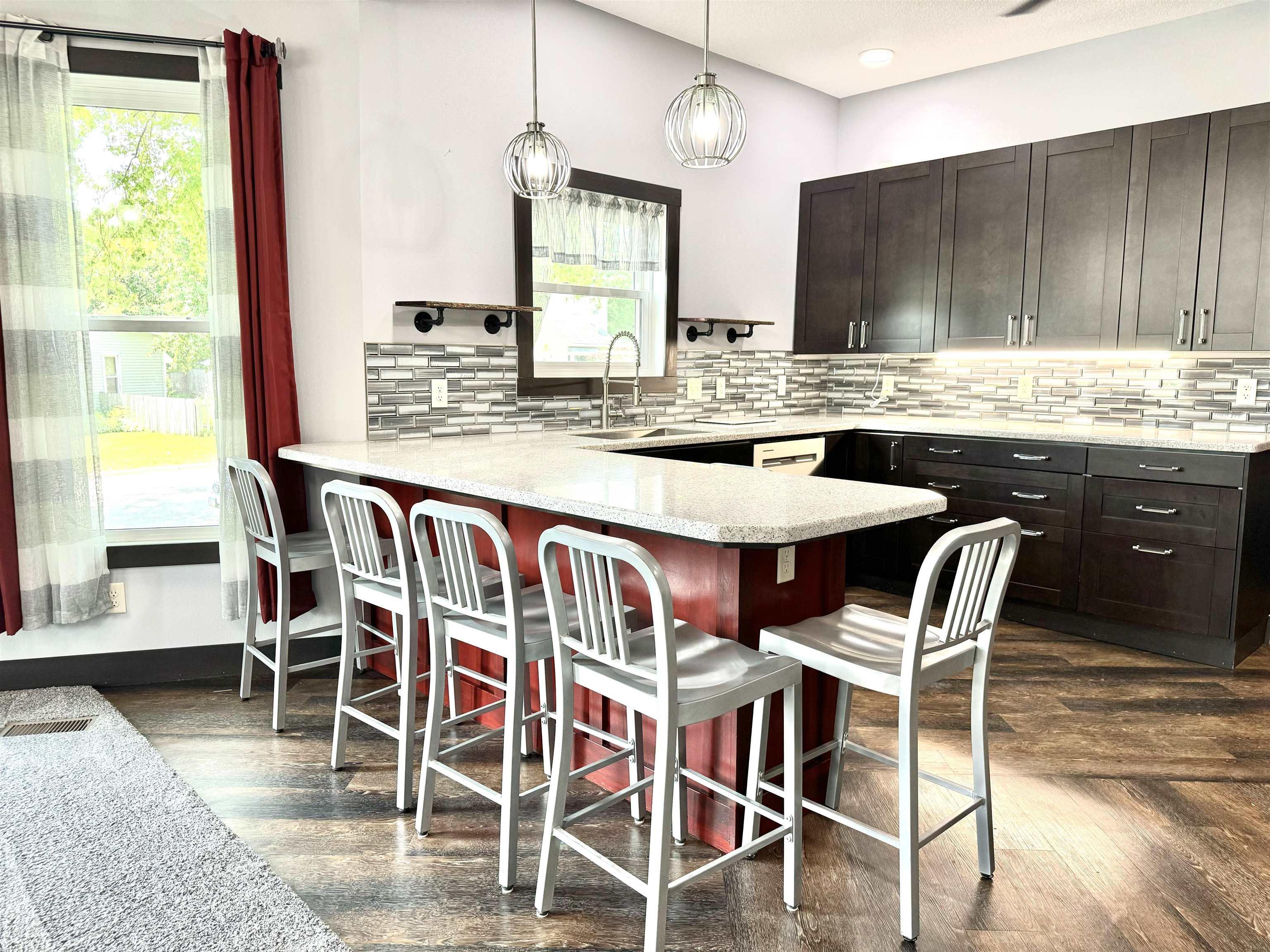 Laporte City, Iowa 50651, United States, 5 Bedrooms Bedrooms, ,2 BathroomsBathrooms,Residential,Pending,54328