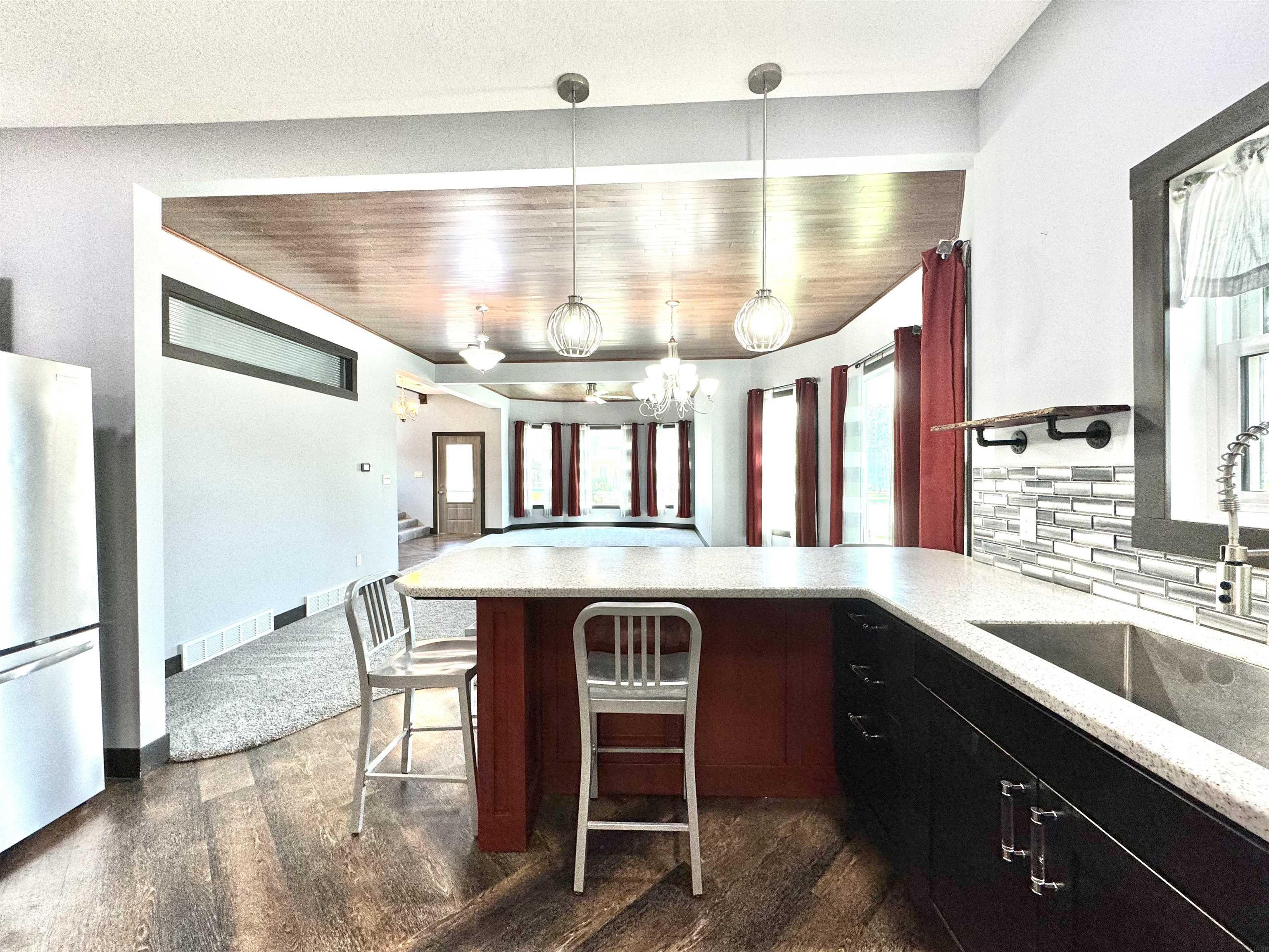 Laporte City, Iowa 50651, United States, 5 Bedrooms Bedrooms, ,2 BathroomsBathrooms,Residential,Pending,54328