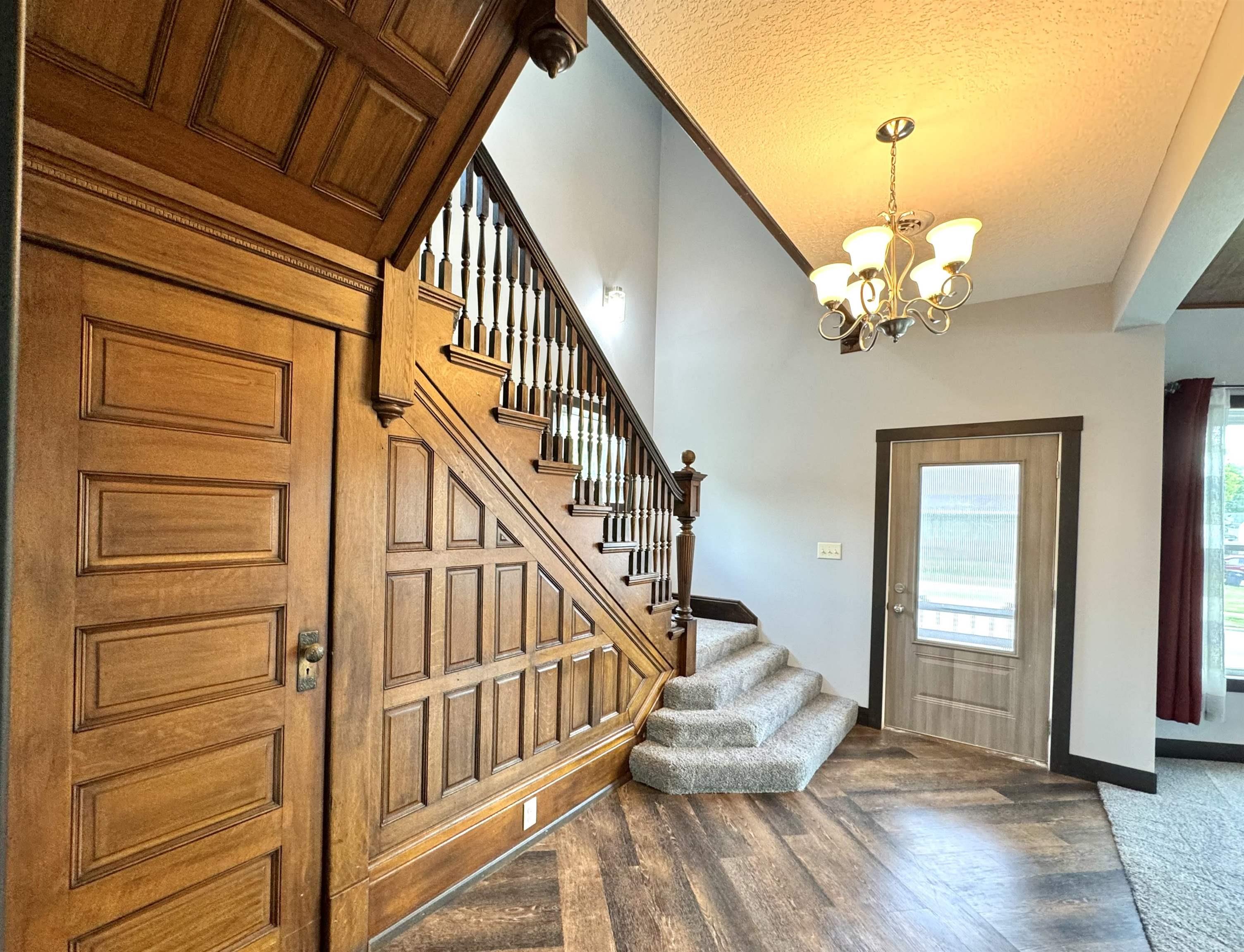 Laporte City, Iowa 50651, United States, 5 Bedrooms Bedrooms, ,2 BathroomsBathrooms,Residential,Pending,54328