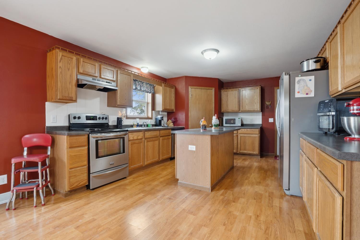 Brandon, Iowa 52210, United States, 4 Bedrooms Bedrooms, ,3 BathroomsBathrooms,Land,Pending,36099